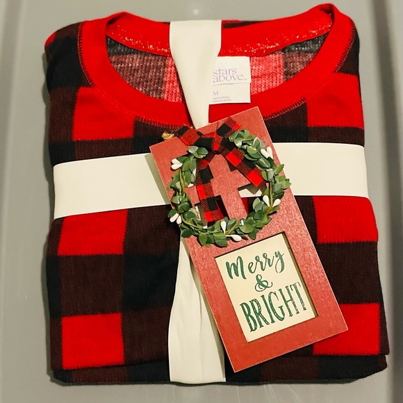 Red & Black Plaid Stars Above Christmas Pajamas for Women Sz Medium w/ Ornament - Picture 2 of 5